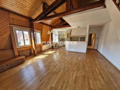 Appartement - 90 m² - 3 pièces