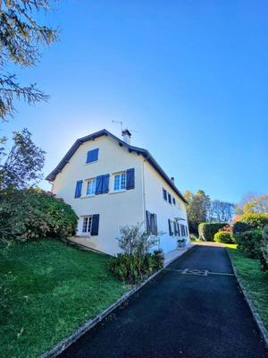 Maison - 187 m² - 7 pièces