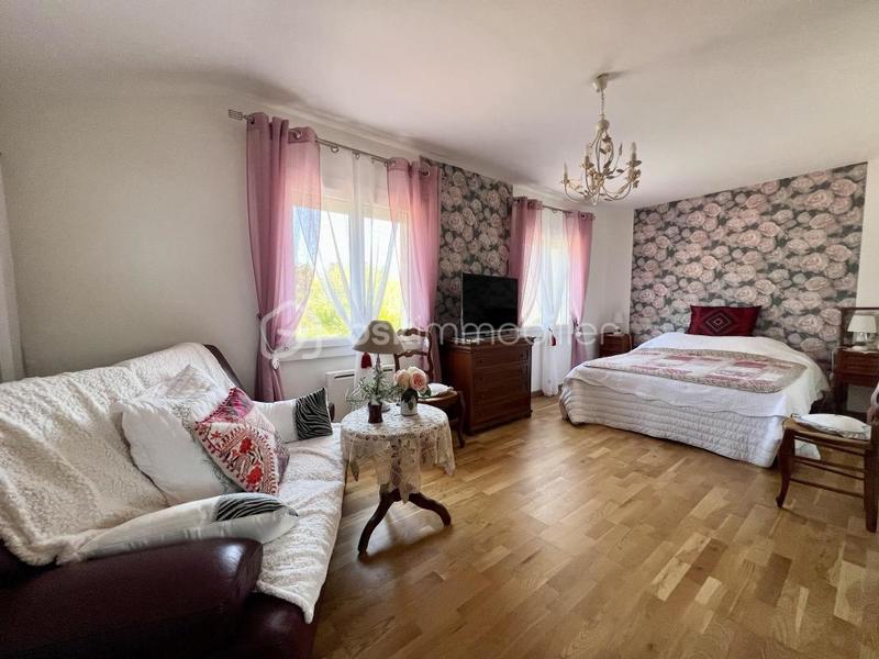 Maison - 218 m² - 7 pièces