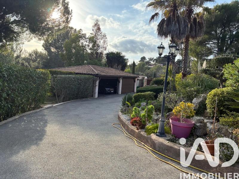 Maison de maîtres - 310 m² - 10 pièces