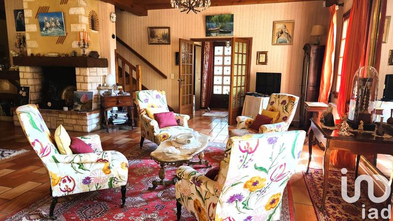 Maison - 219 m² - 6 pièces