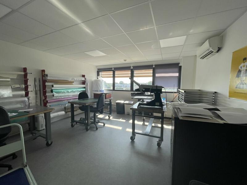 Bureau - 434 m²