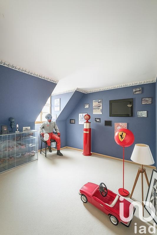 Maison - 245 m² - 7 pièces