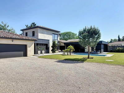 Maison - 243 m² - 8 pièces