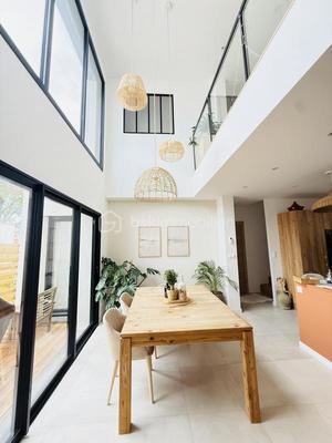 Maison - 150 m² - 6 pièces