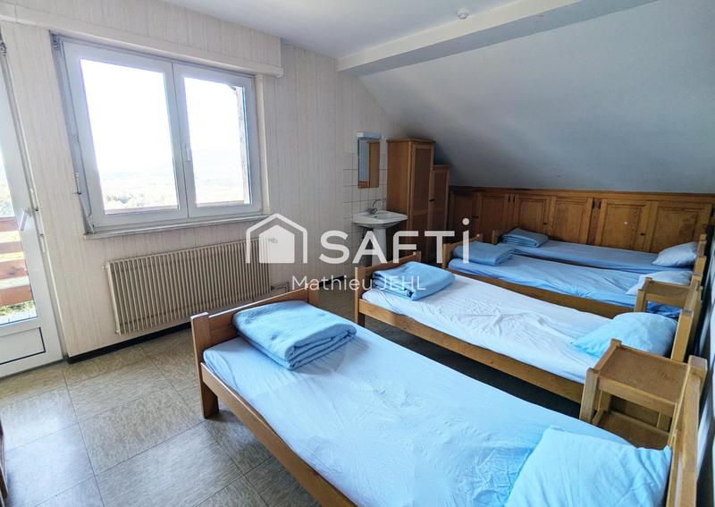 Local commercial - 1 500 m² - 20 pièces