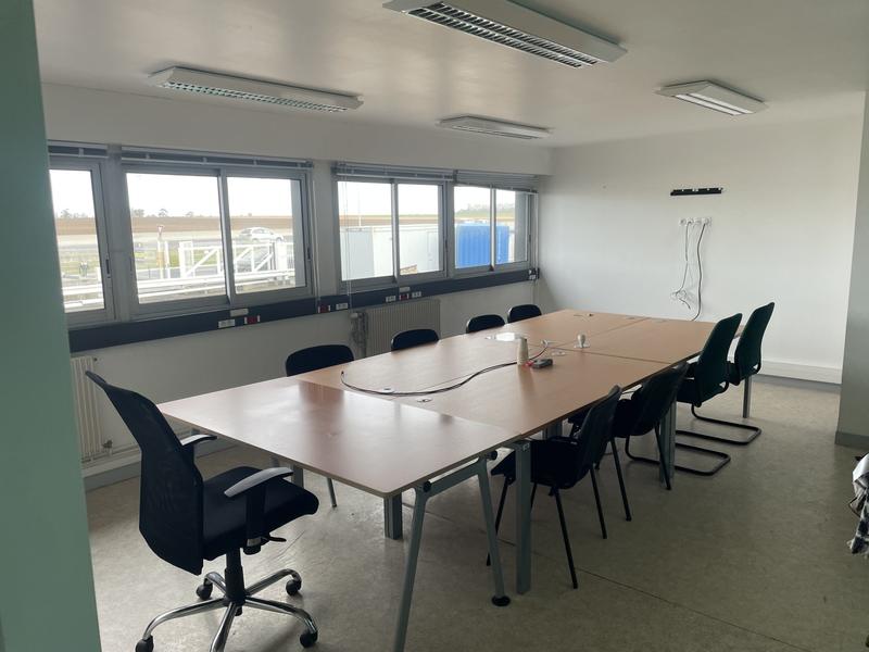 Local d'activités - 1 100 m²