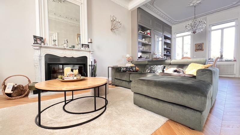 Maison - 285 m² - 8 pièces