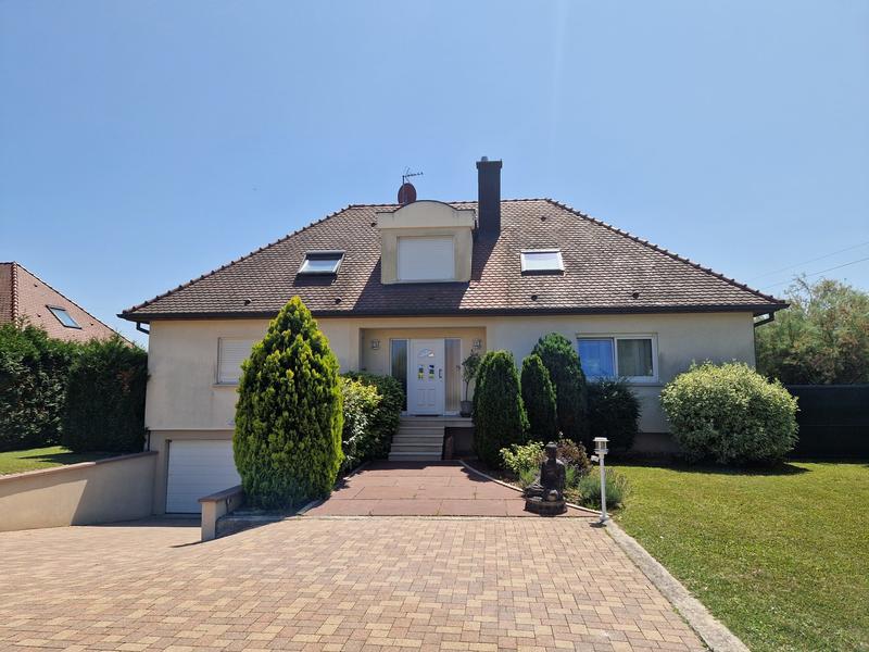 Maison - 211 m² - 8 pièces