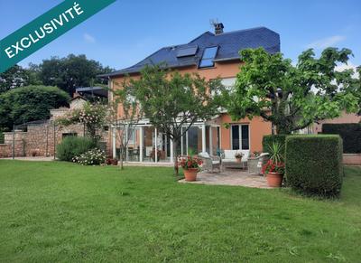 Maison - 320 m² - 12 pièces