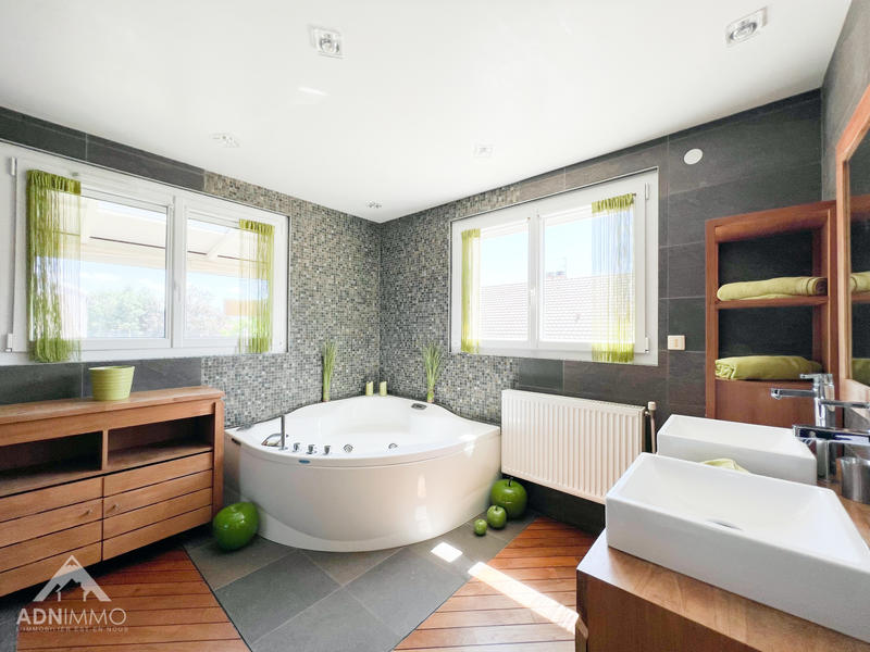 Maison - 170 m² - 5 pièces