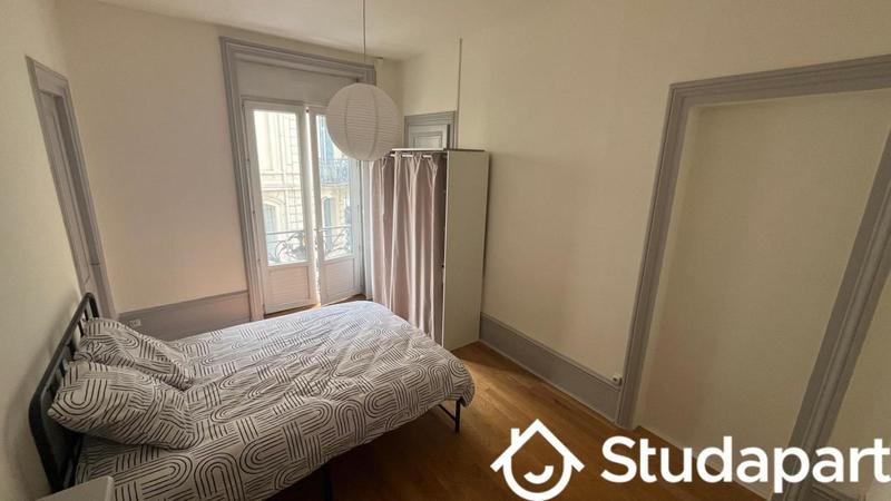 Chambre - 13 m² - 1 pièce