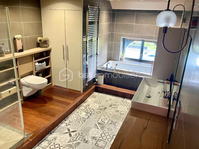 Maison - 270 m² - 7 pièces