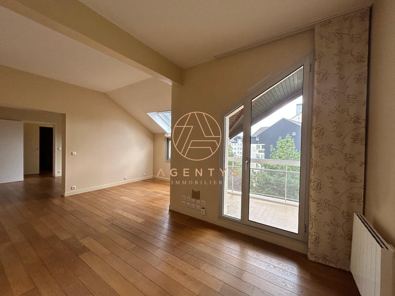 Appartement - 130 m² - 7 pièces