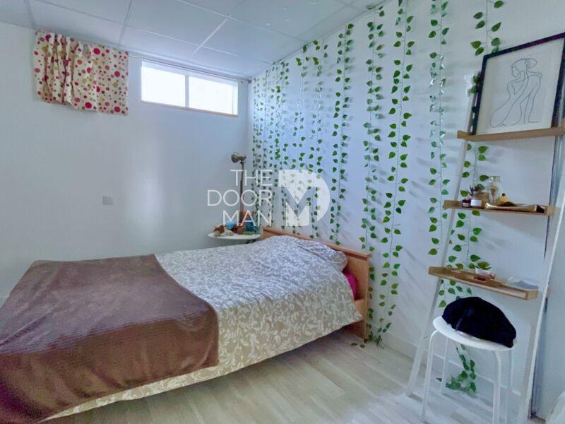 Maison - 210 m² - 10 pièces