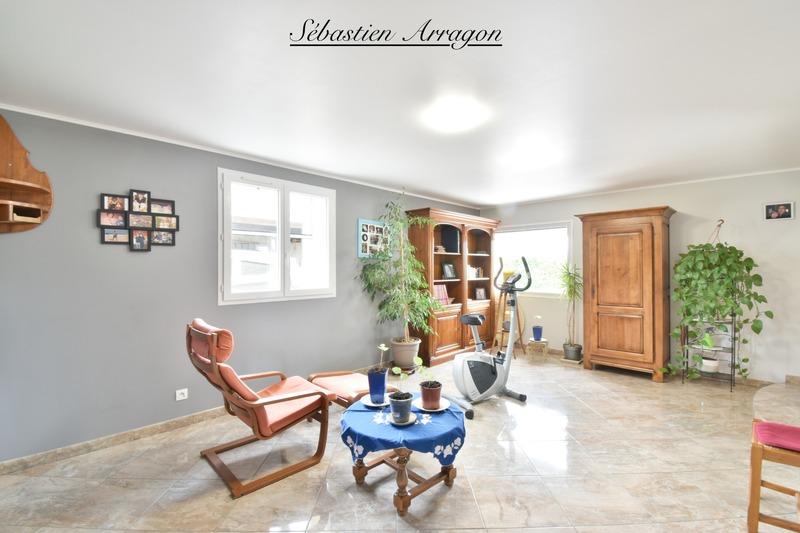 Propriété - 260 m² - 8 pièces