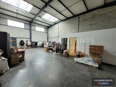 Local d'activité / Entrepôt - 150 m²