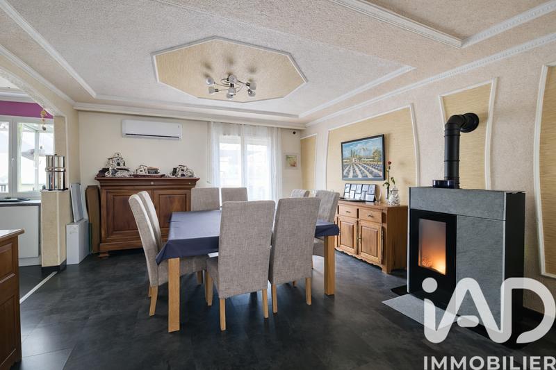 Maison - 218 m² - 7 pièces