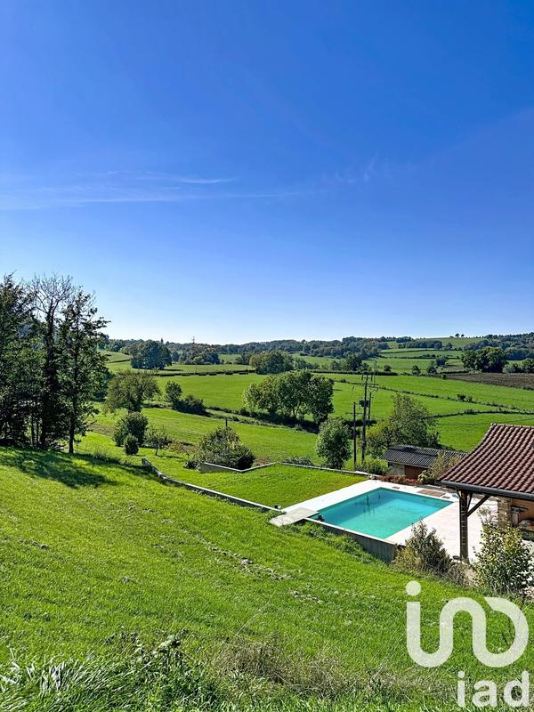 Maison - 238 m² - 8 pièces