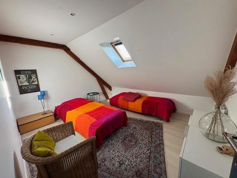 Maison - 185 m² - 9 pièces