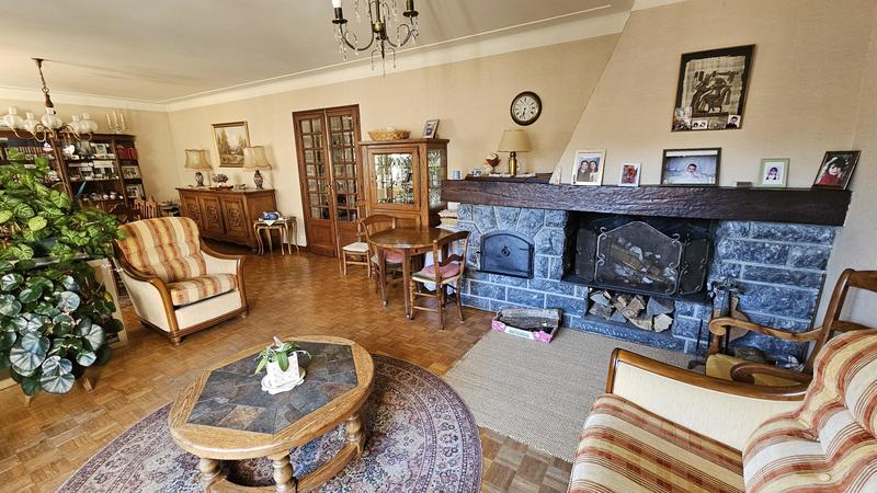 Maison - 200 m² - 9 pièces