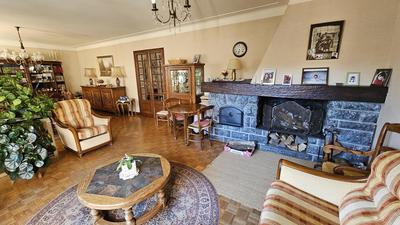 Maison - 200 m² - 9 pièces