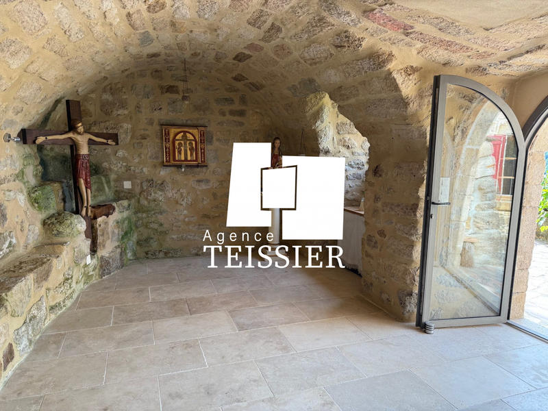 Mas - 230 m² - 11 pièces