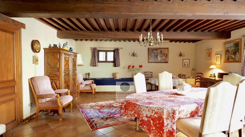 Maison - 451 m² - 11 pièces