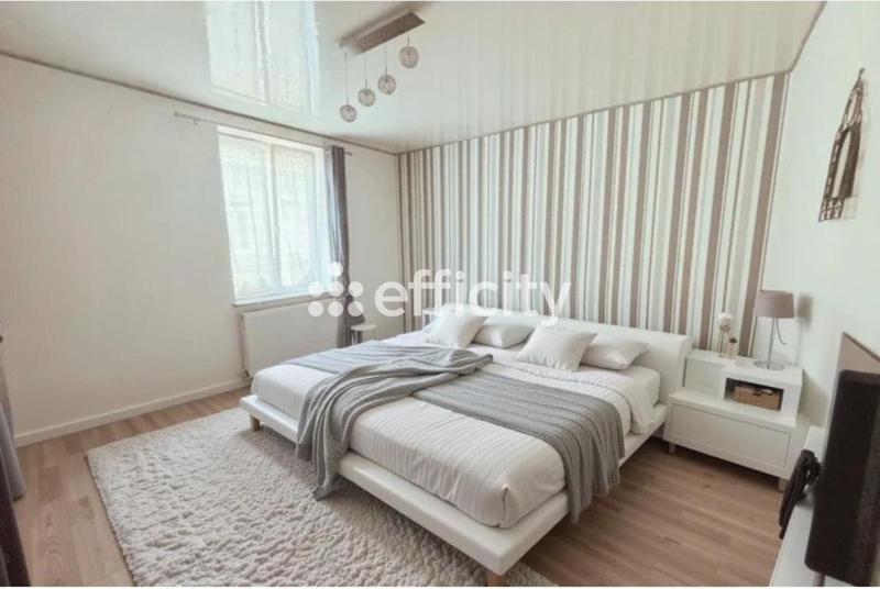 Maison - 111 m² - 5 pièces