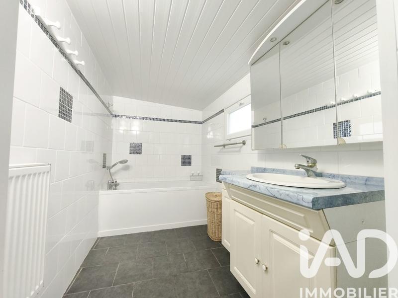 Maison - 95 m² - 5 pièces