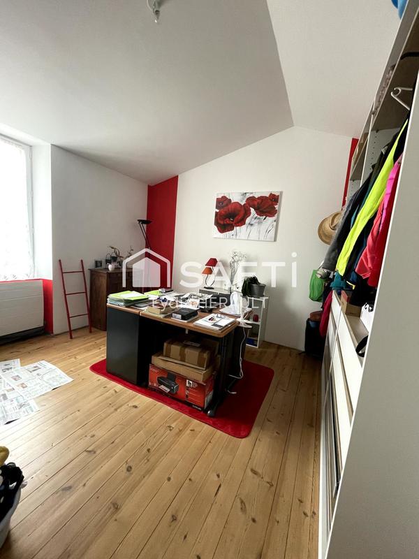 Maison - 235 m² - 8 pièces