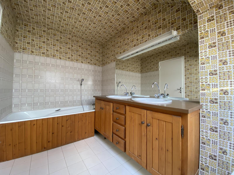 Maison - 152 m² - 7 pièces