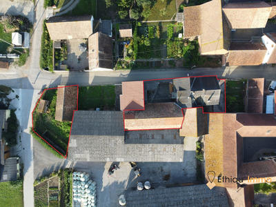 Maison - 181 m² - 9 pièces