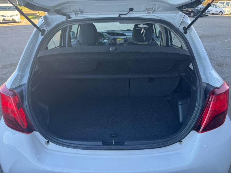 Toyota Yaris III Hybride 100h - Bv E-Cvt Dynamic