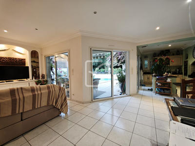 Maison - 157 m² - 6 pièces