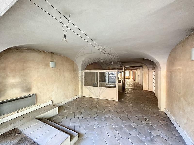 Local commercial - 126 m² - 3 pièces