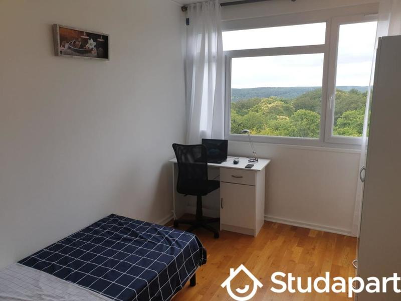 Chambre - 10 m² - 1 pièce