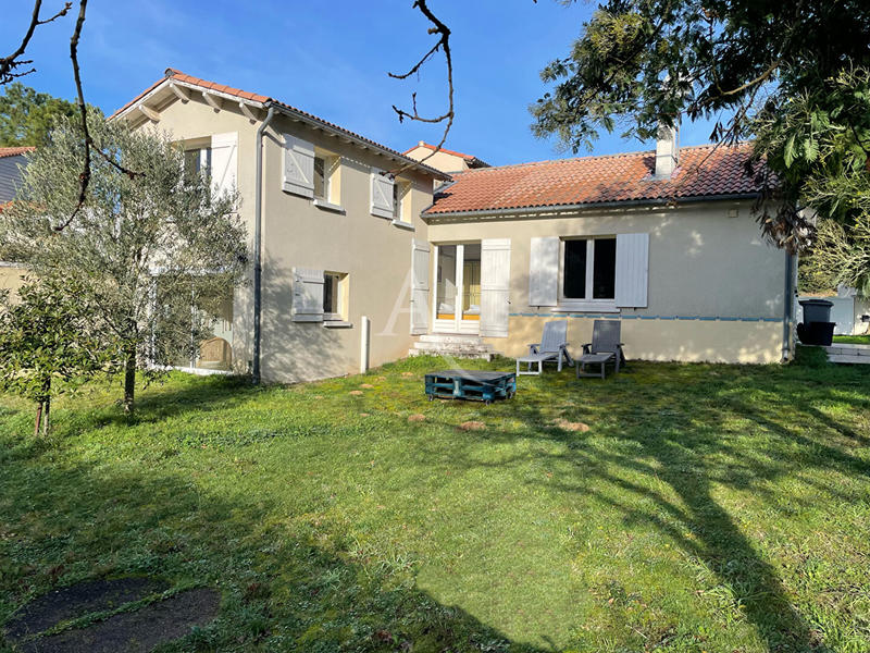 Maison - 121 m² - 6 pièces