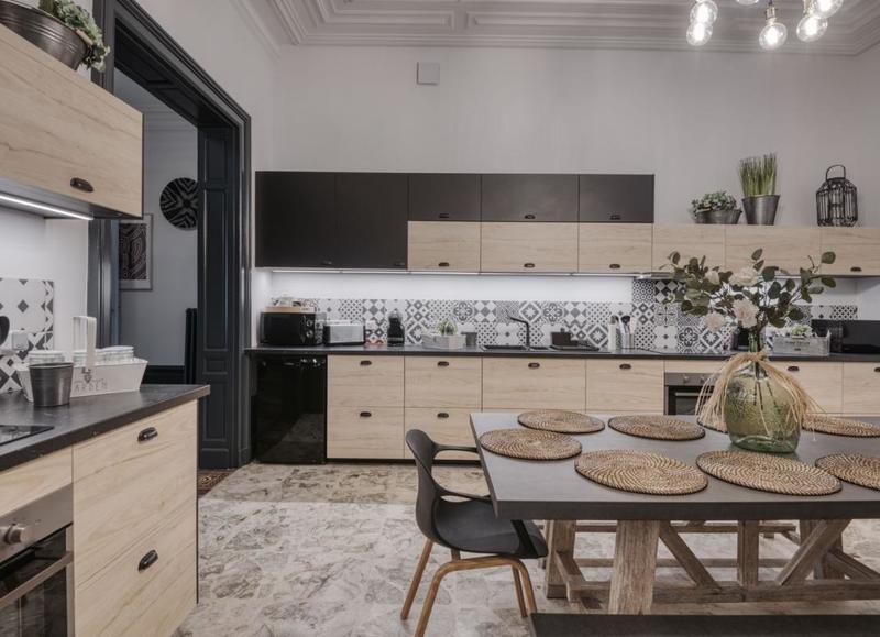 Maison - 251 m² - 12 pièces