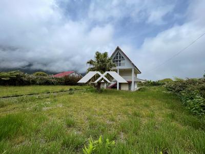 Maison traditionnelle - 251 m² - 7 pièces