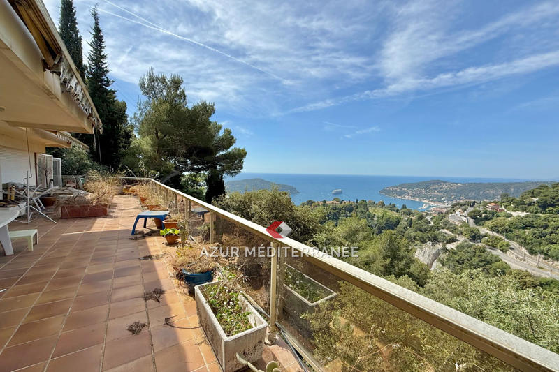 Maison contemporaine - 244 m² - 5 pièces