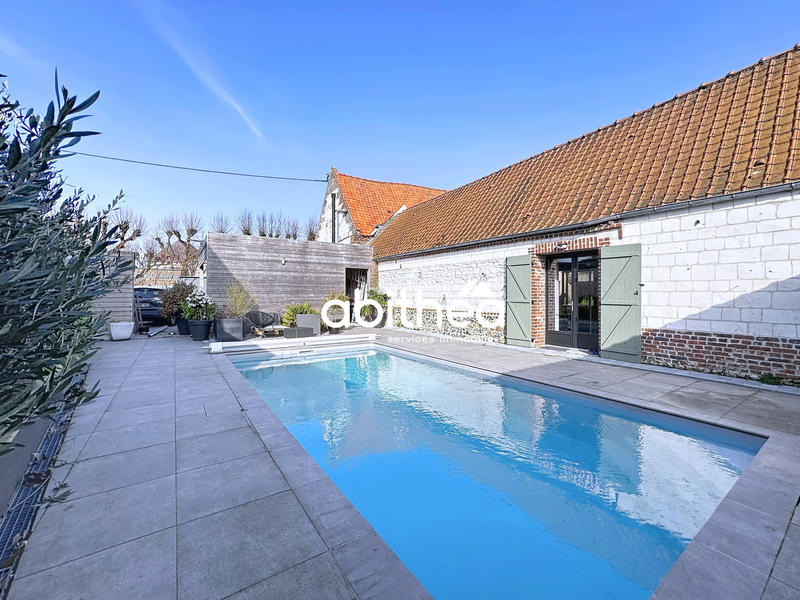 Maison - 275 m² - 8 pièces