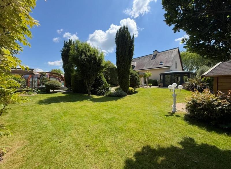 Maison - 254 m² - 12 pièces