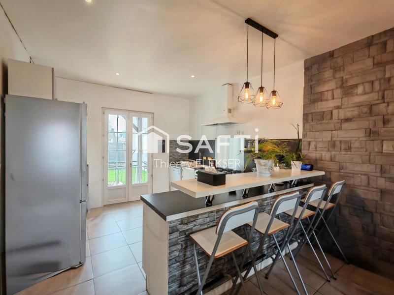 Maison - 99 m² - 6 pièces