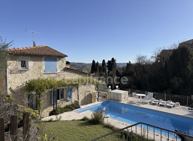 Villa - 140 m² - 6 pièces