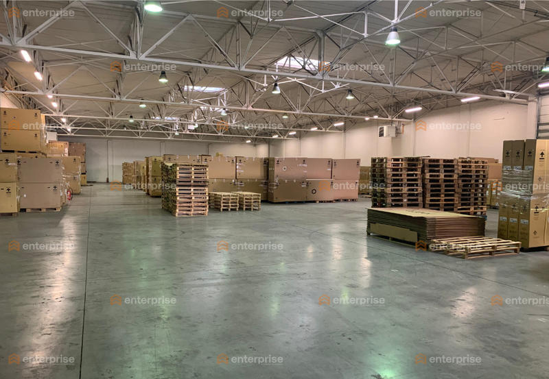 Entrepôt - 7 907 m²
