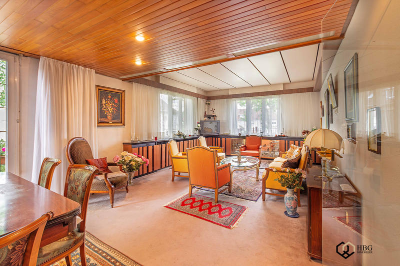 Maison - 310 m² - 13 pièces