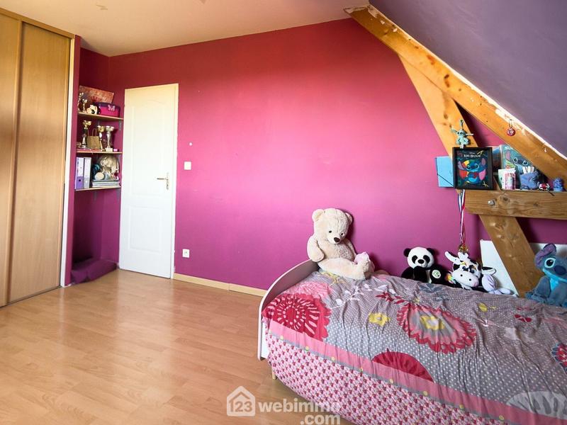 Maison - 99 m² - 6 pièces