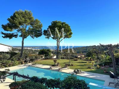 Villa - 210 m² - 7 pièces