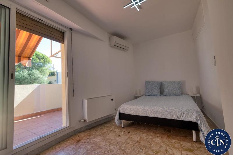 Appartement - 93 m² - 4 pièces